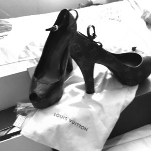 Louis Vuitton Classic Mary Jane Pumps